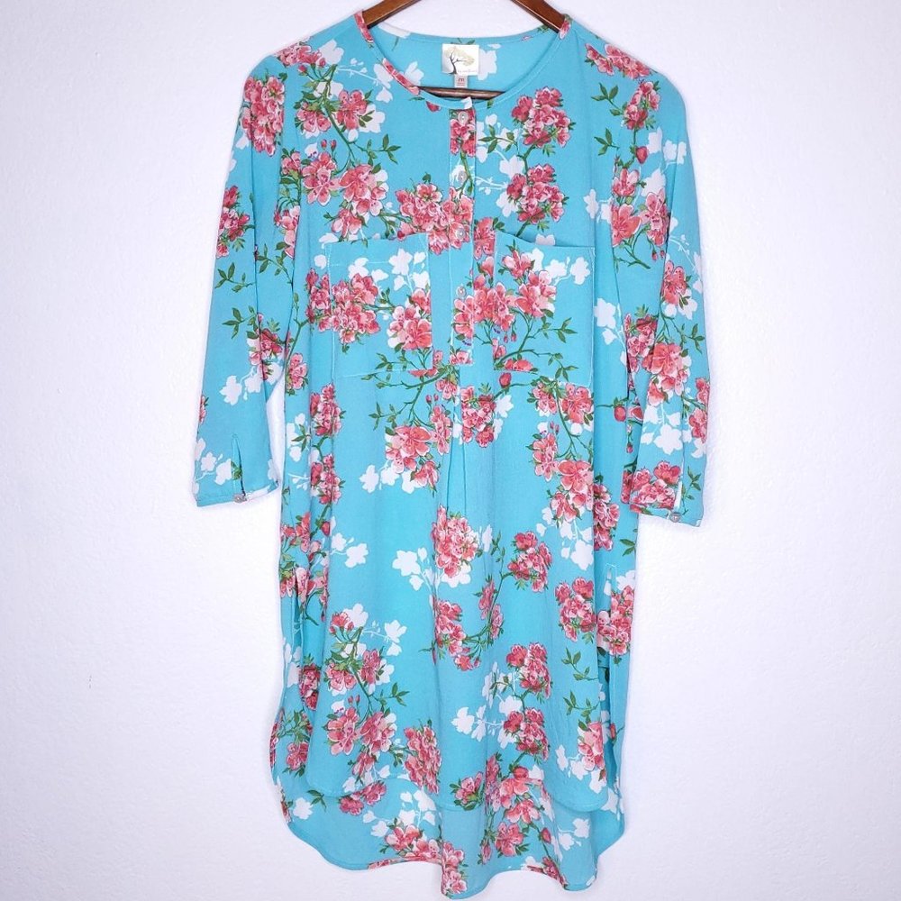 Fig And Flower Top Womens Medium Blue Pink Floral